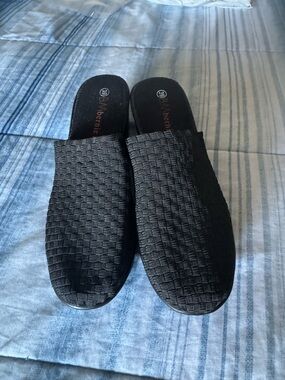 bernie mev. Black Woven Mule Slides